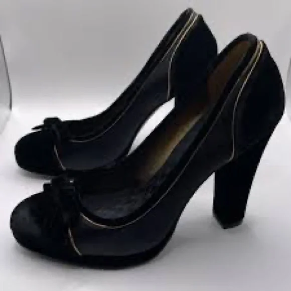 BCBG Maxazria Velvet/Satin 37/7B Black 3.5” Sexy Block Heel EUC (N) - Picture 1 of 16